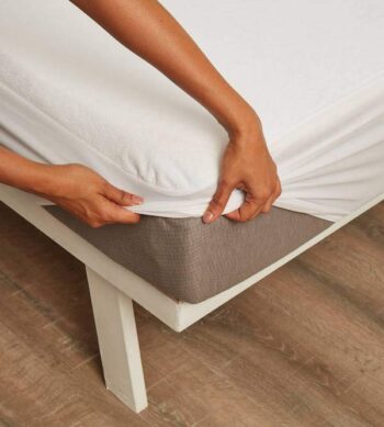 Sofrito Terry Mattress Protector white