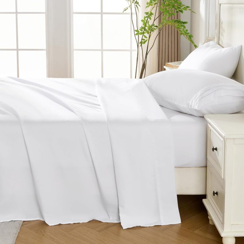 Sofrito Flat Bedsheet 300 TC Plain Percale Cotton Blend – White Sofrito Flat Bedsheet 300 TC Plain Percale Cotton Blend – White