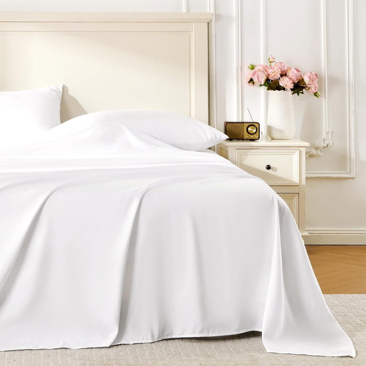 Sofrito Bedsheet 300 TC Plain Percale Cotton Blend – White